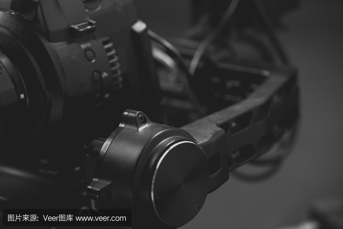 系统稳定摄像机和镜头的稳定设备支持,如框架稳定或稳定。黑色背景